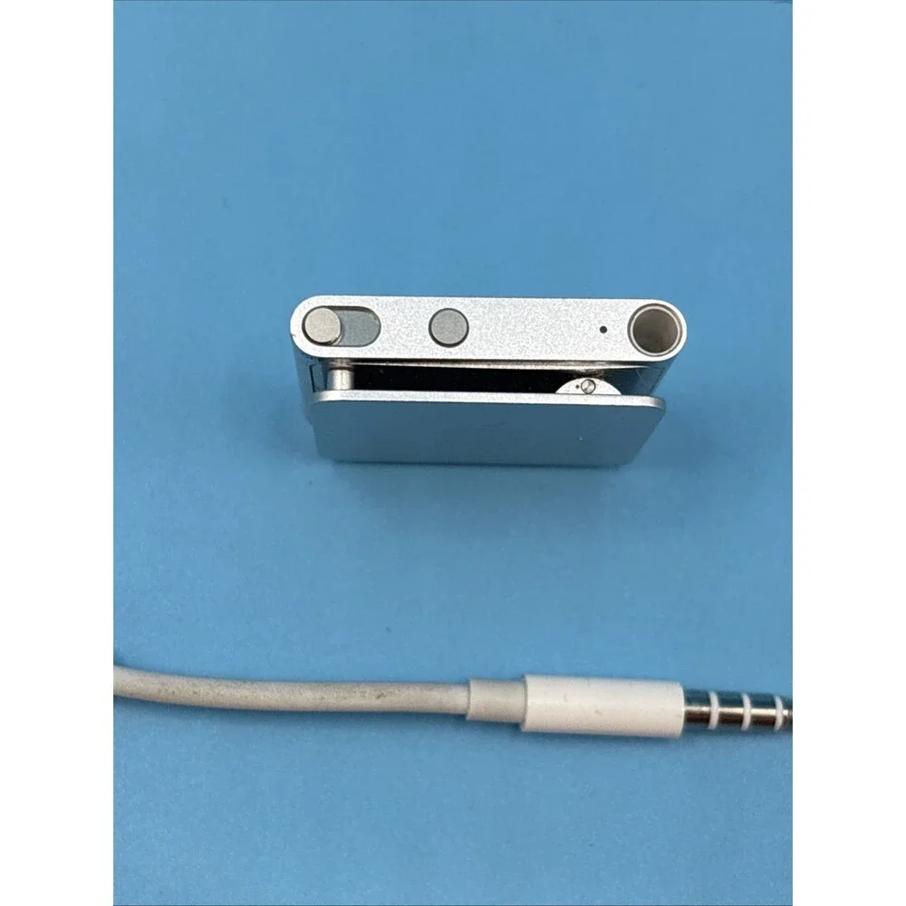 APPLE IPOD SHUFFLE 4th GENERATION SILVER MODEL A1373 - Needs New Battery